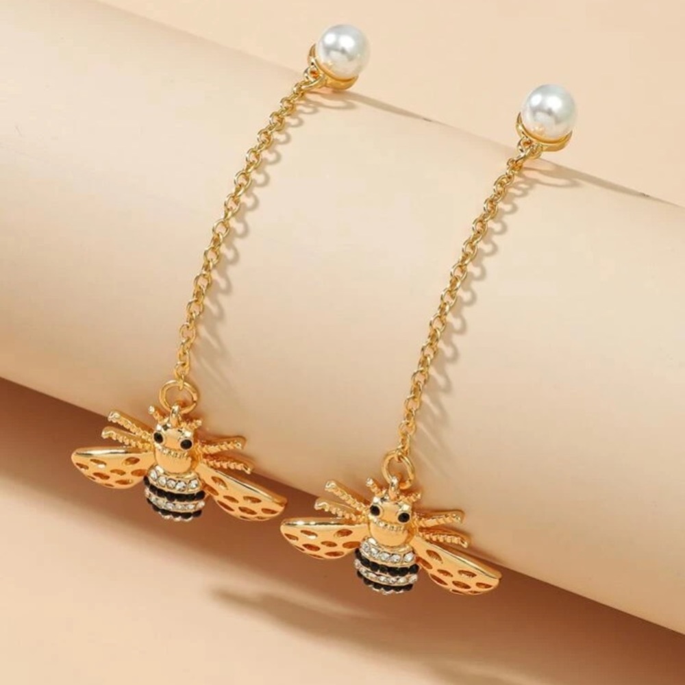 ๐ Faux Pearl Bee Dangle Earrings ๐ - Picture 2 of 3